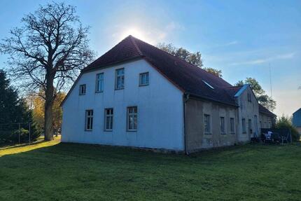 3 Raum Wohnung im alten Gutshaus mit HOF, Garage & Ruhe etc. - Murchin