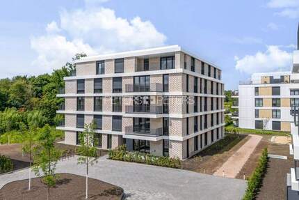 + Frisch, neu, moderne Ausstattung und zwei Bäder + - Pinneberg