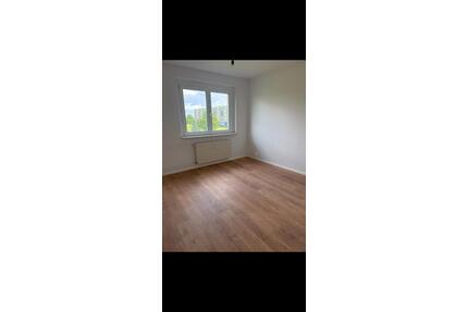 Schöne 3 Raum-Wohnung mit Balkon in Eckolstädt - Bad Sulza