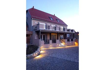 Haus mit 300 m² Wfl.Erstbezug nach KernsanierungEnergiekl. A+ - Erfurt Wallichen