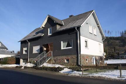 Freistehendes Einfamilienhaus mit viel Raum für Ihre Ideen in Bad Laasphe - Ortsteil