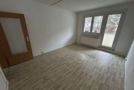 Wohnung zum Mieten in Aschersleben 311,00 € 53.57 m²