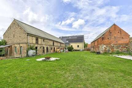 Haus zum Kaufen in Großwoltersdorf 285.000,00 € 300 m²