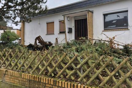 Verkauf Grundstück mit sanierungsbdürftigem Bungalow in Lauenau