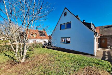 Kleines Haus 70m² zu vermieten 2,5 Zi Küche Bad Wohnung Garten - Arzberg