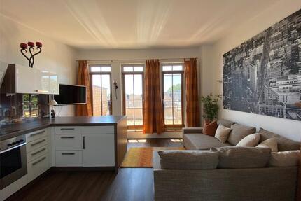 Möblierte 1,5-Zimmer-Penthousewohnung inkl. Tiefgaragenstellplatz - Hamburg Harburg