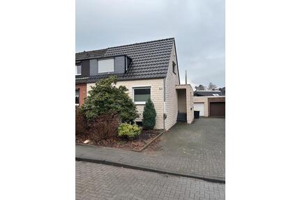 Doppelhaushälfte in bevorzugter Wohnlage - kernsaniert - Dinslaken