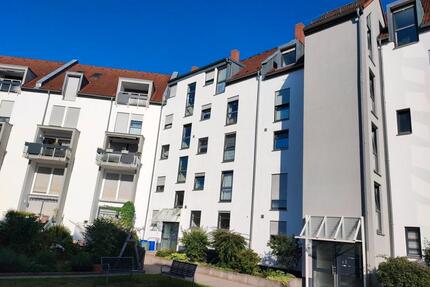 Gepflegte 2 Zimmer Wohnung mit 71 qm in Roth - EG mit Garten