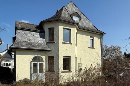 Hofheim: Individualisten aufgepasst. Altbestand mit großem Grundstück, oder zusätzlichem Bauplatz