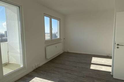 Wohnung zum Mieten in Halle 384,00 € 65 m²