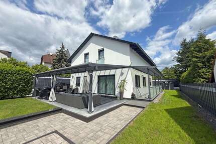 Haus zum Kaufen in Karlstein 849.000,00 € 183.23 m²