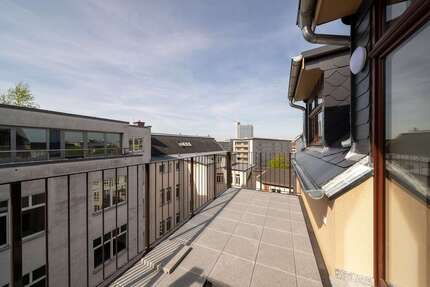 Wohnung zum Mieten in Crimmitschau (Kreis Zwickau) 1.037,00 € 122 m²