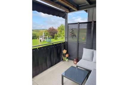 Familienfreundliche 4-Zimmer-Wohnung mit Balkon und Terrasse in Engen