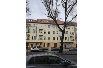 Provisionsfreie Dachgeschosswohnung am U - Bahn Scharnweberstr. - Berlin Reinickendorf