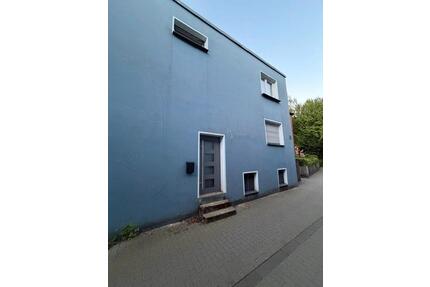 Gute Ausstattung auf 2 Etagen 2 Zimmer - Duisburg