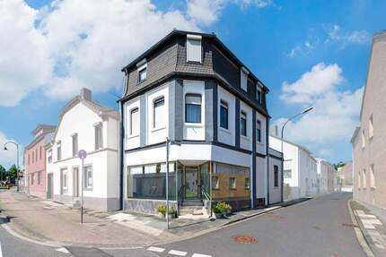 PHI AACHEN - Großzügiges Reiheneckhaus in Eschweiler mit Dachterrasse und flexibler Raumaufteilung!