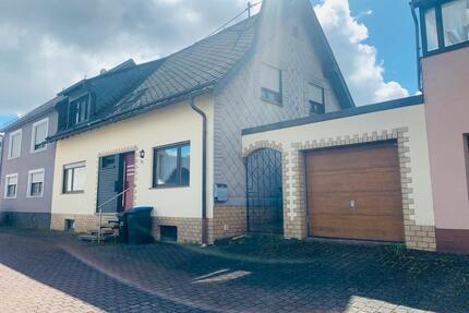 Zweiparteienhaus- auch als Einfamilienhaus nutzbar - Hermeskeil