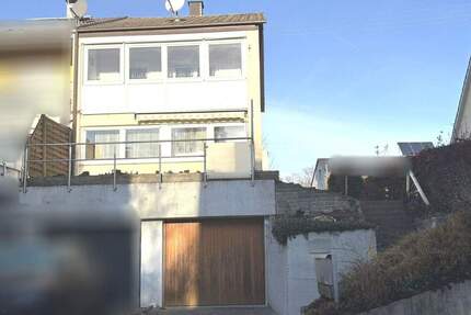 Sofort frei: Reiheneckhaus mit Terrasse, Wintergarten und Garage in Korb