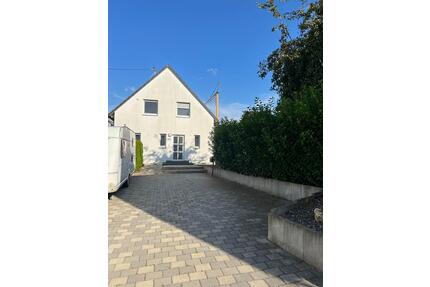 Haus zur Miete in Staig - 1.550,00&nbsp;EUR Kaltmiete, ca.&nbsp; 100,00&nbsp;m&sup2; in Staig (PLZ: 89195)