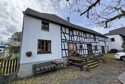 Haus zum Kaufen in Niederwambach 225.000,00 € 202 m²