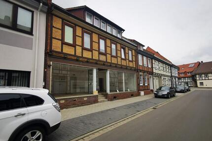 Geräumige 5-Zimmer Wohnung mit großem Balkon in Dassel