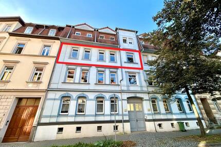 Attraktive 3-Raum Mietwohnung mit überdachtem Balkon und neuer Einbauküche in Zentrumsnähe von Altenburg