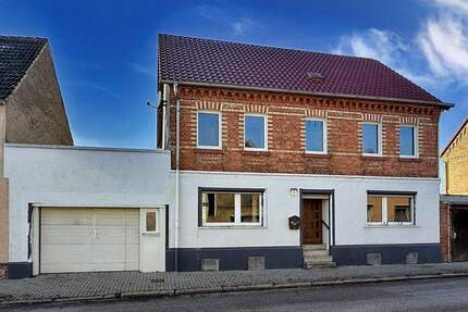 Einfamilienhaus mit Dachterrasse und Ausbaupotenzial in Hornhausen! - Oschersleben