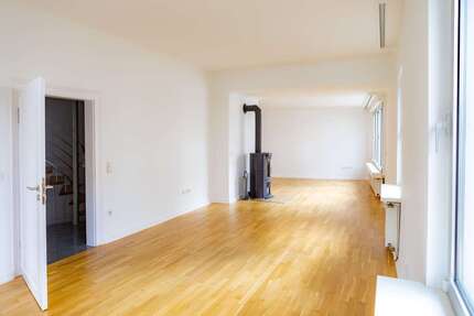 Haus zum Mieten in Dreieich 3.200,00 € 207 m²