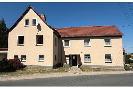 Wohnhaus mit Scheune, Garage und Ausbaupotenzial in Braunsdorf - Bad Blankenburg