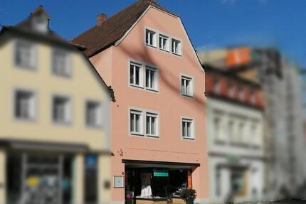 Zu vermieten: 2-Zimmer-Dachgeschoss-Wohnung in Forchheim Zentrum