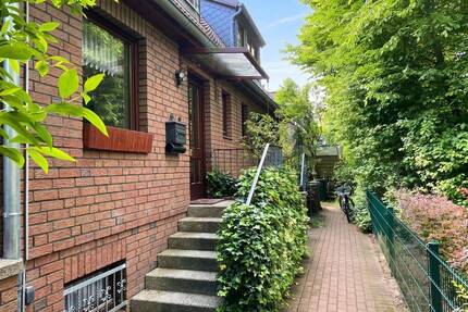 Reihenhaus mit Südterrasse, Carport und Vollkeller in perfekter Lage - Hamburg Niendorf