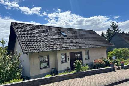Haus zum Kaufen in Elze 324.000,00 € 240 m²
