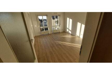 Freundliche 2-Zimmer-Wohnung mit Loggia in Chemnitz