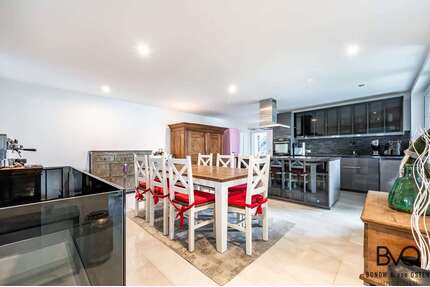 Haus zum Kaufen in Hamburg Hausbruch 950.000,00 € 292 m² - Hamburg / Hausbruch