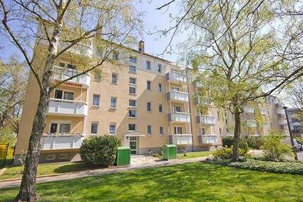 Nachnutzer gesucht! 2-Räume mit Balkon in der Frohen Zukunft - Halle (Saale) Landrain