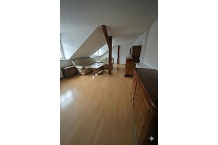 2-RaumwohnungDachgeschoss 520 EUR Warm 60 qm Grundfläche - Arnstadt