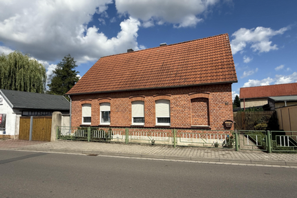 Haus zum Kaufen in Gräfenhainichen 55.000,00 € 93 m²