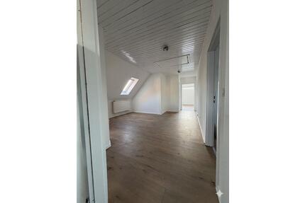 3Zimmer-Dachgeschosswohnung in Achim – Bremer Straße zu vermieten