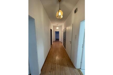 Schöne Wohnung in Hof - 700,00&nbsp;EUR Kaltmiete, ca.&nbsp; 110,00&nbsp;m&sup2; in Hof (PLZ: 95028) Altstadt