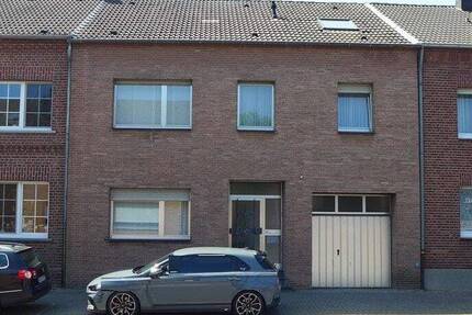 Familien- oder Mehrgenerationendomizil: renoviertes Wohnhaus mit Innenhof, Garage, Nebengebäude und Garten - Hückelhoven Hilfarth
