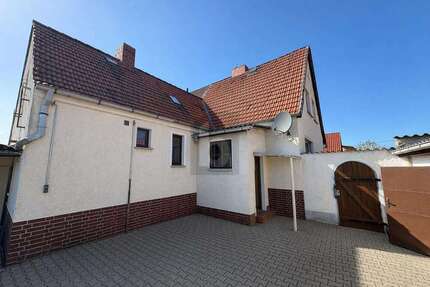 Haus zum Kaufen in Elbe-Parey 90.000,00 € 100 m²