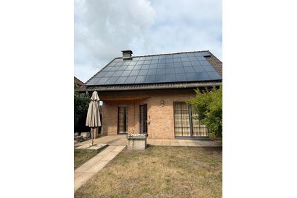 Familienfreundliches Einfamilienhaus mit Garten, Balkon, PV - Schloß Holte-Stukenbrock