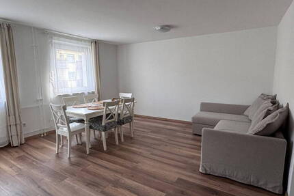 Modernisierte 2-Zimmer-Wohnung mit Balkon in Frankfurt-Rödelheim - Frankfurt am Main