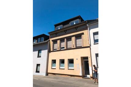 Trier Kürenz Mehrfamilienhaus 3 Whg, EG frei werdend