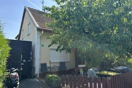 Vermietete, charmante Doppelhaushälfte in Wallersdorf