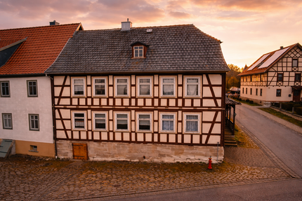 Haus zum Kaufen in Heldburg 79.000,00 € 150 m²