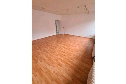 3 Zimmer Wohnung, EBK, für Studenten o. WGs in Osnabrück Zentrum