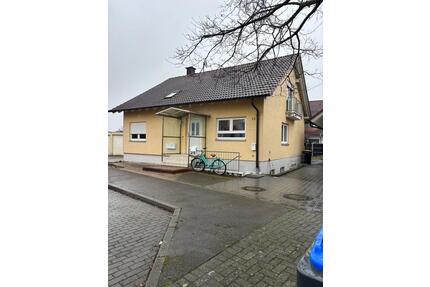 Haus in Breisach - 1.400,00&nbsp;EUR Kaltmiete, ca.&nbsp; 120,00&nbsp;m&sup2; in Schallstadt (PLZ: 79227)