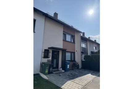 Charmantes Reihenmittelhaus in Ingolstädter Nord-Westen - Ingolstadt Friedrichshofen-Hollerstauden
