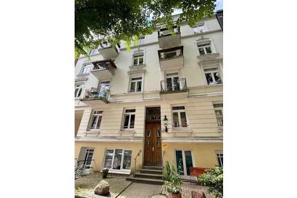 Helle und gut geschnittene 2 Zi. Altbauwohnung in Barmbek-Süd - Hamburg